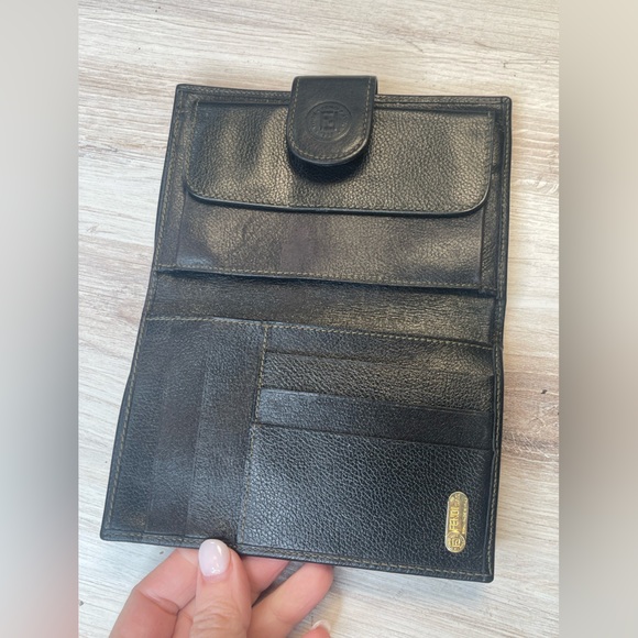 Fendi Black and Tan Wallet - Picture 4 of 9